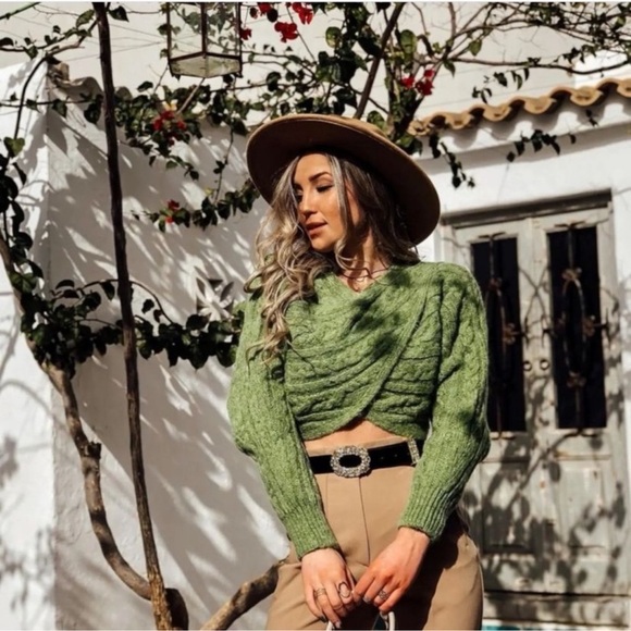 NWOT Zara cable knit sleeve scarf sweater - Picture 2 of 12